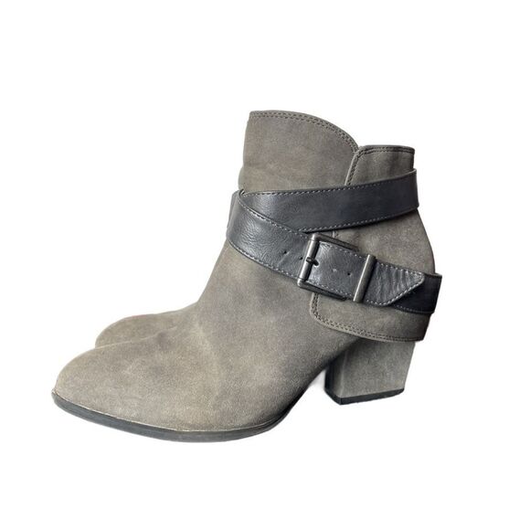 Life Stride Gray “Wendy” Suede Ankle Booties w/Straps & Buckle (Size: 7.5) - Picture 4 of 16